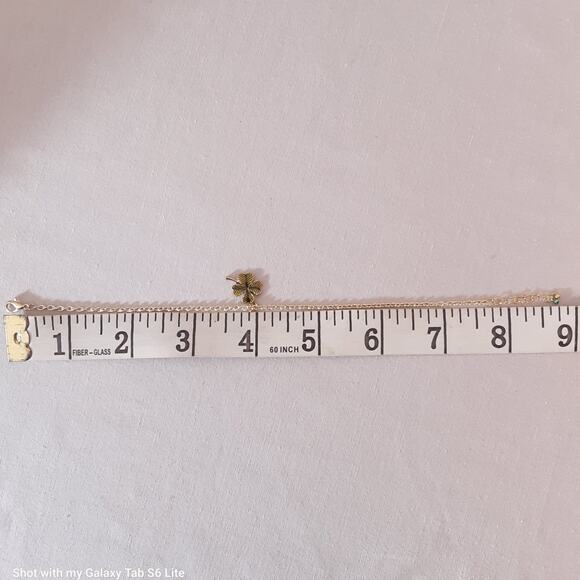 Four Leaf Clover Charm Bracelet Gold Tone Curb Chain - Picture 10 of 15